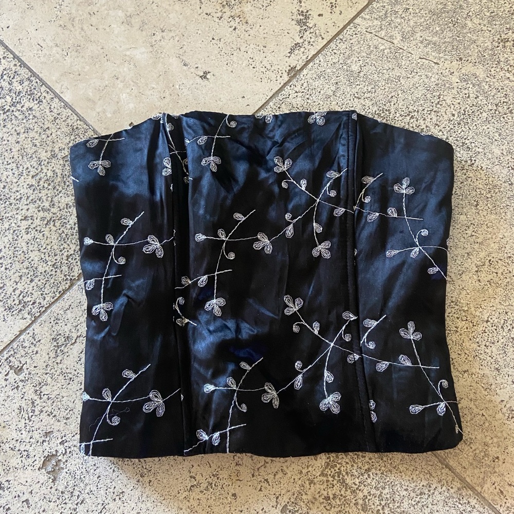 Corset top! - Picture 2 of 5